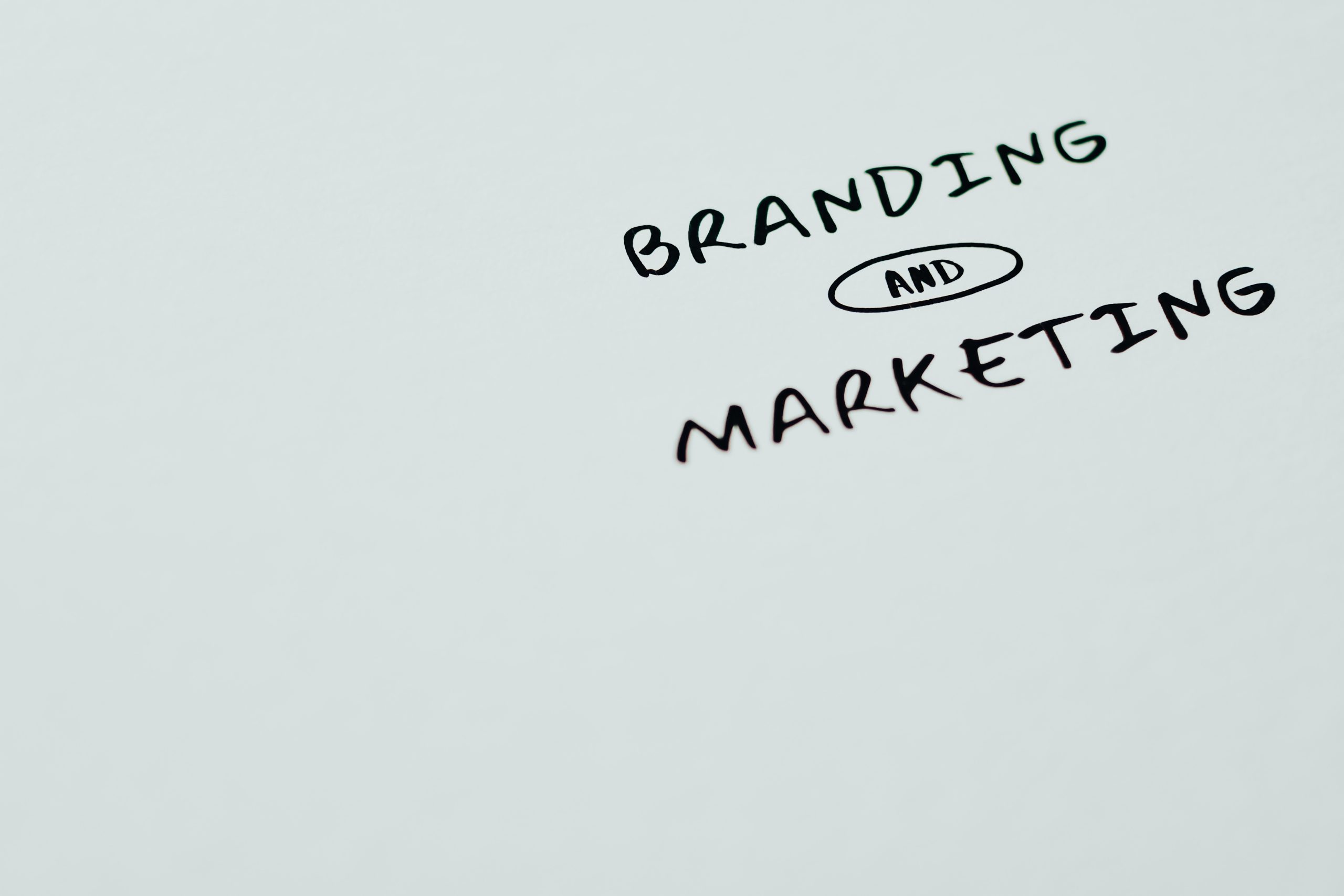 Kenali Perbedaan Branding dan Marketing dalam Bisnis